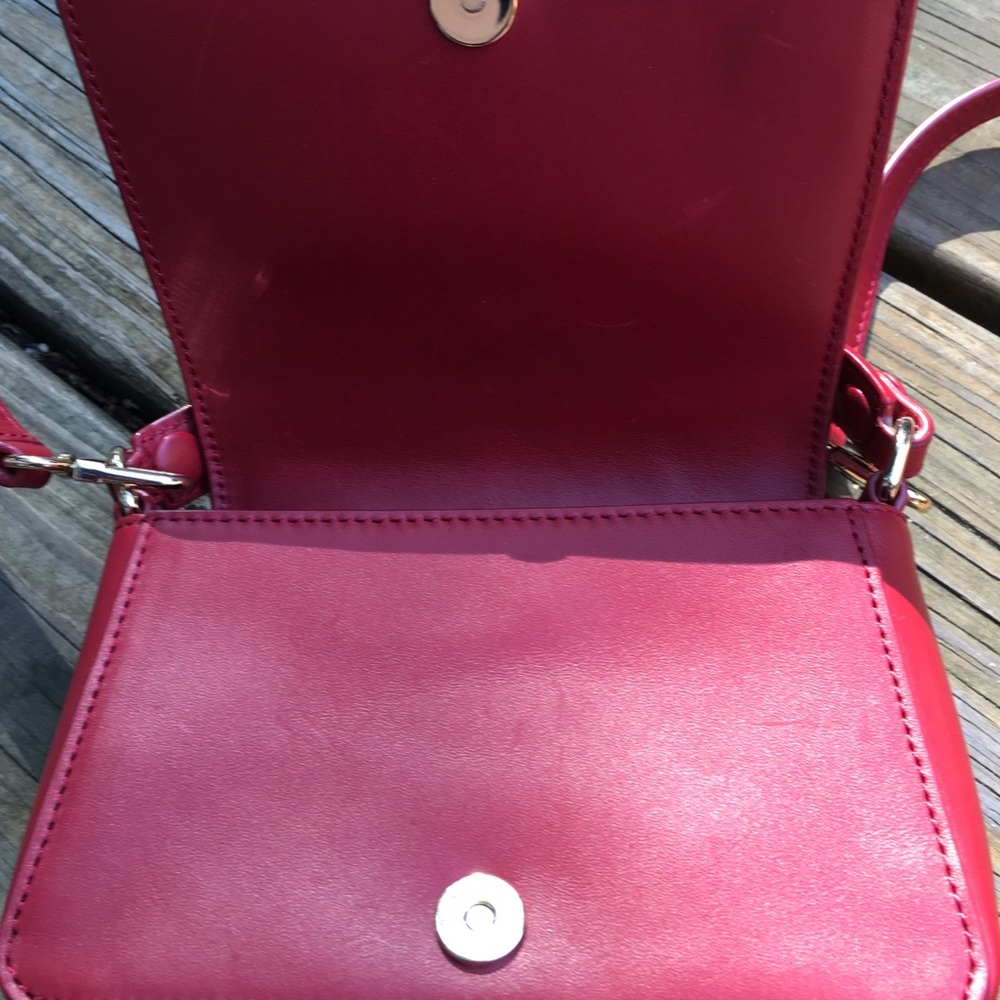 Authentic Tory Burch Purse - Picture 13 of 16